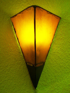 Mediterrane Wandlampe Marwa Orange 35cm aus handgefärbtem Ziegenleder